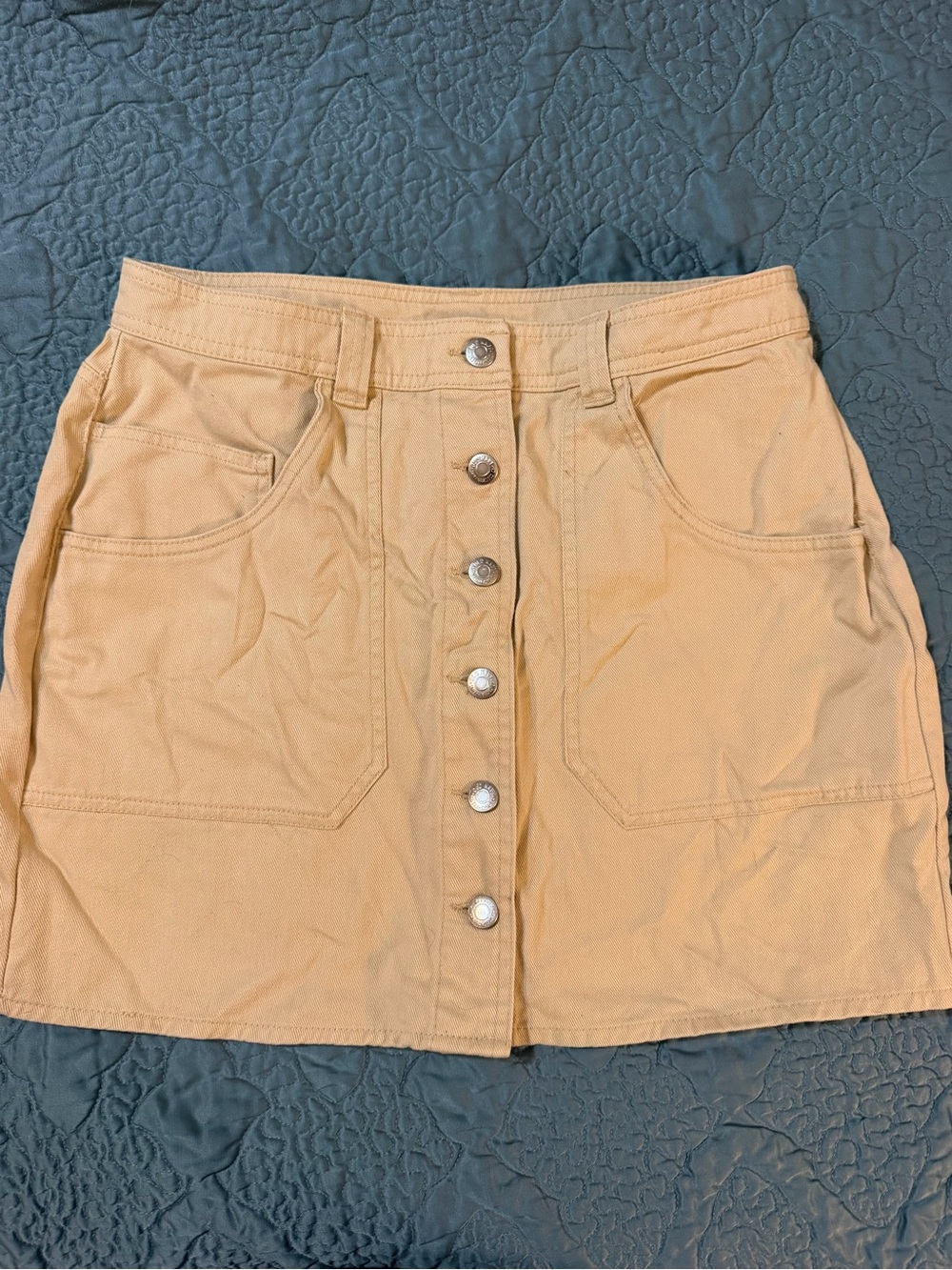 Old Navy Button-Front Mini Skirt in Light Tan